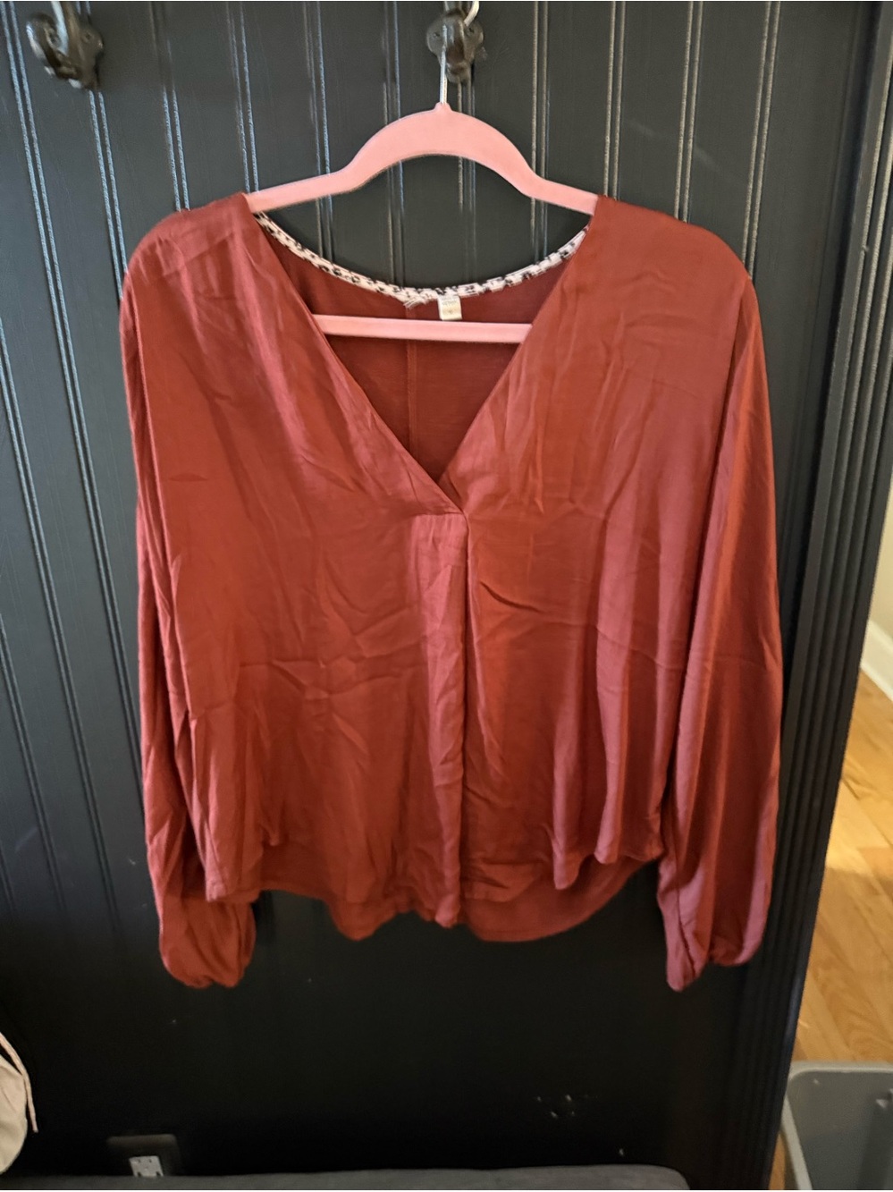 Women's V-Neck Long Sleeve Top - Rust